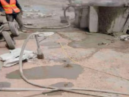 临清水泥混凝土路面板底注浆技术 路面脱空注浆整治方案